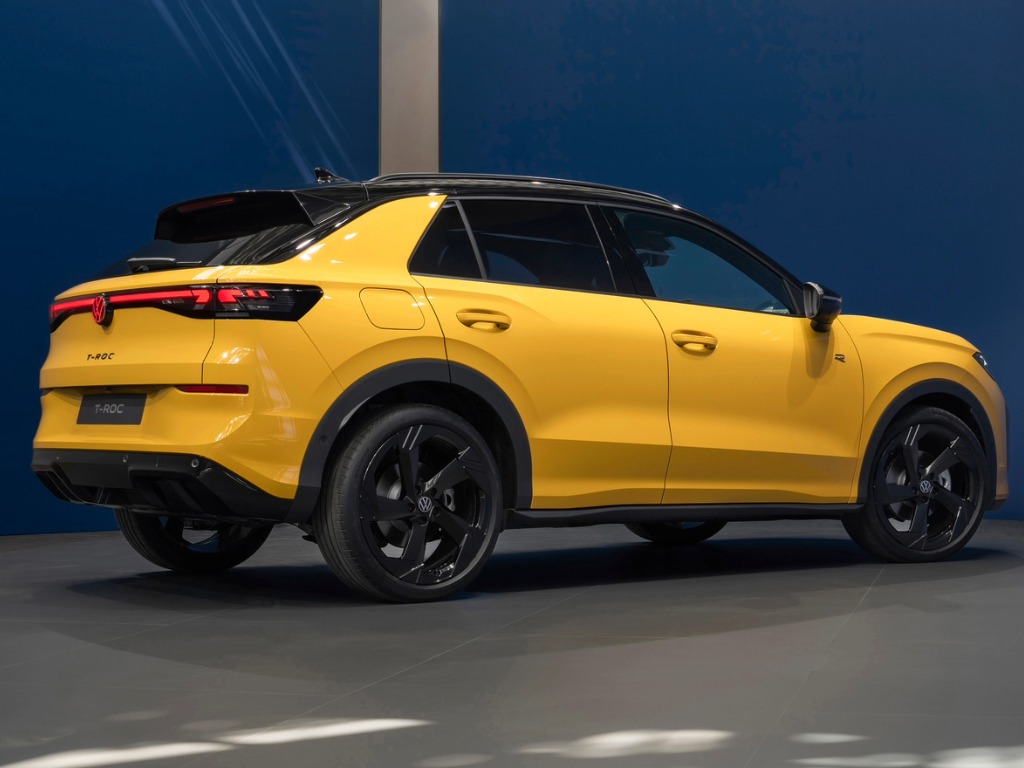 VW T Roc side