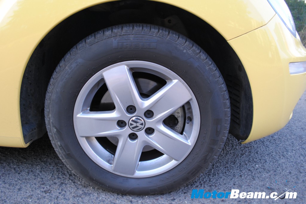VW_Beetle_Tyres Alloys with Pirelli Tyres