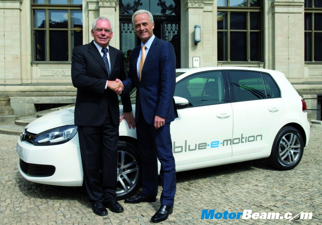 VW_Golf_Blue_e-Motion
