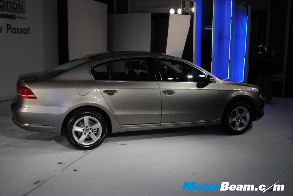VW_Passat_Launch _Side_Profile