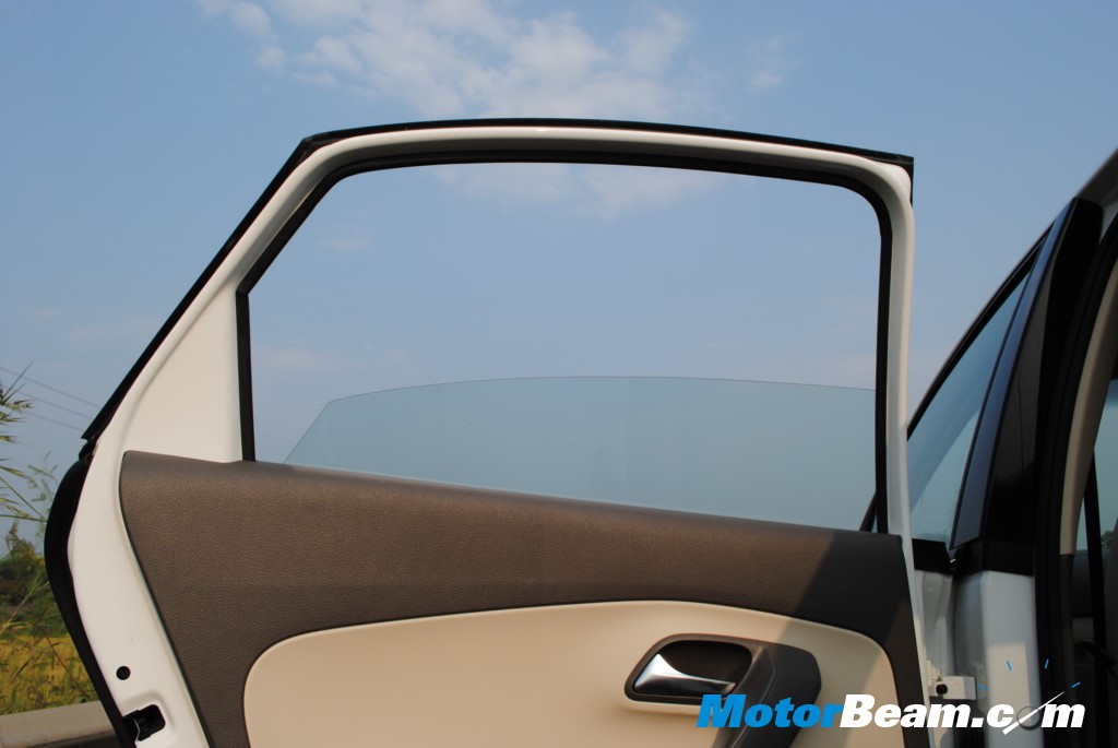 VW_Vento_AT_Rear_Window