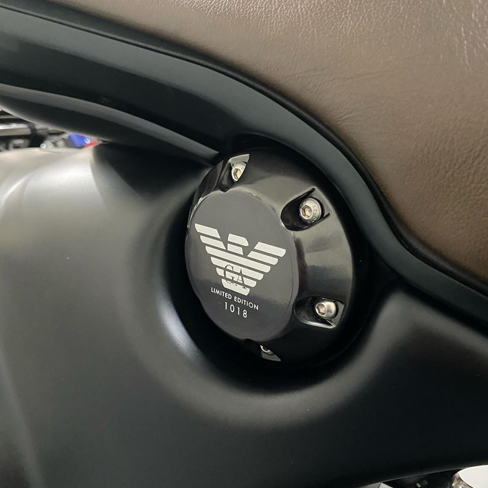 Vespa 946 Emporio Armani Edition Detials