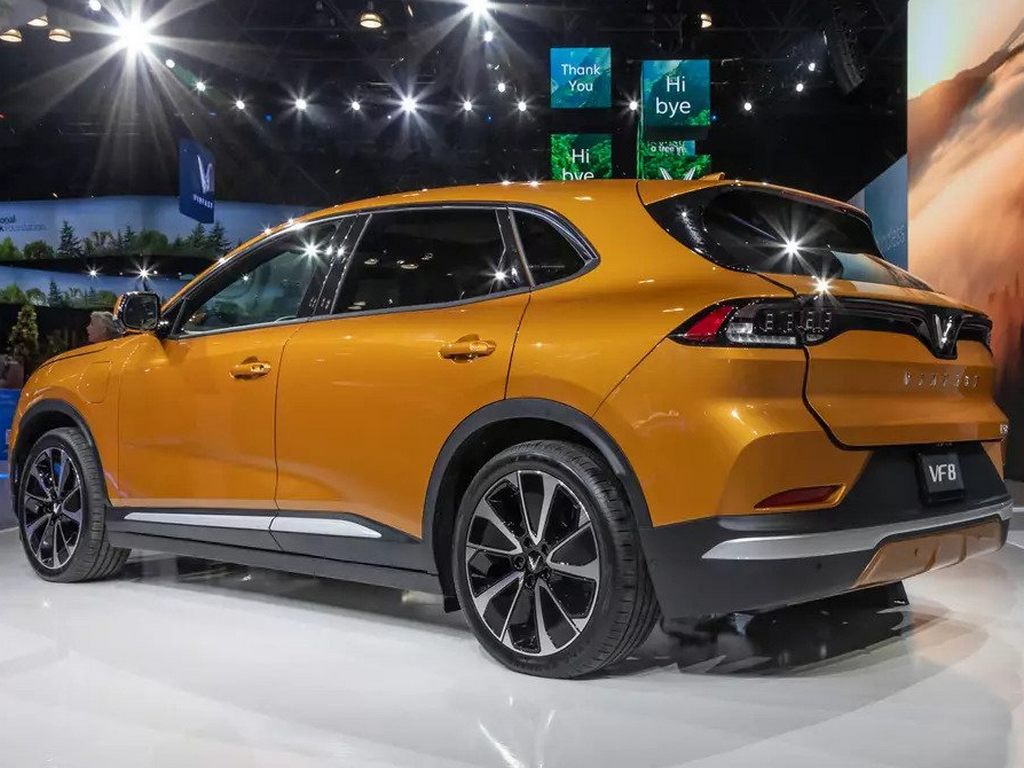 VinFast VF8 Side Rear