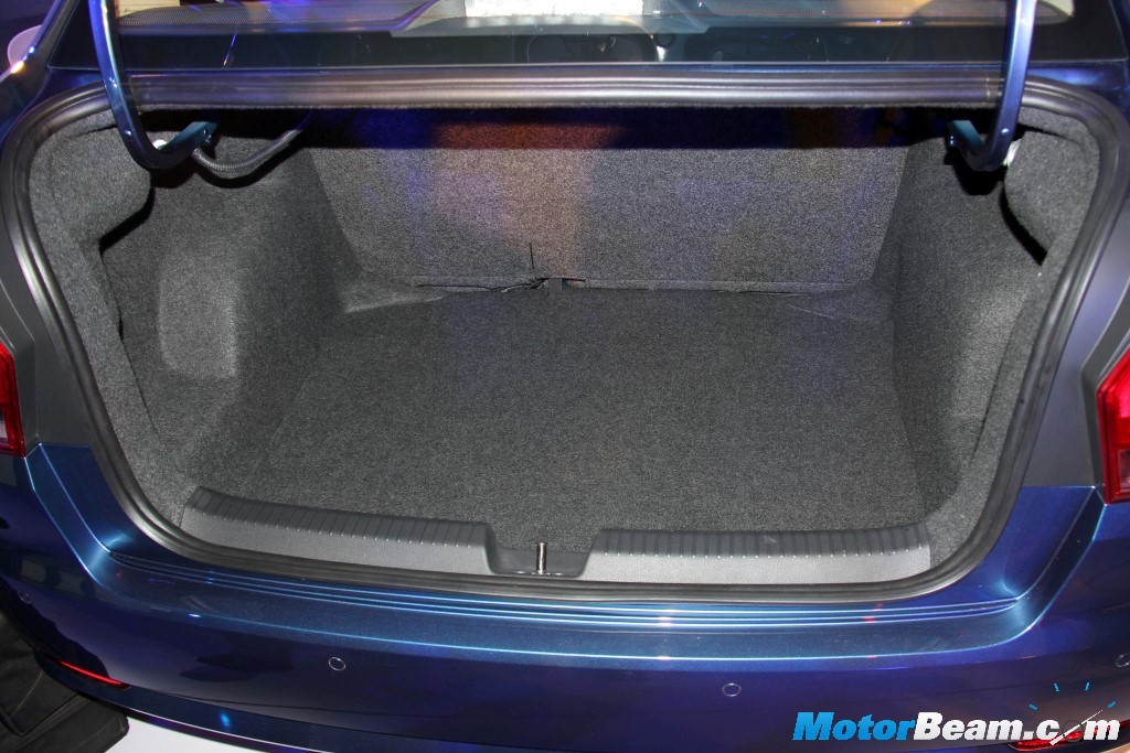 Volkswagen Ameo Boot