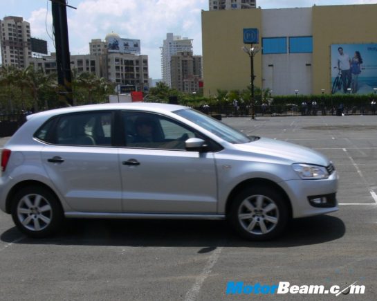 Volkswagen_Polo_360_degree_turn