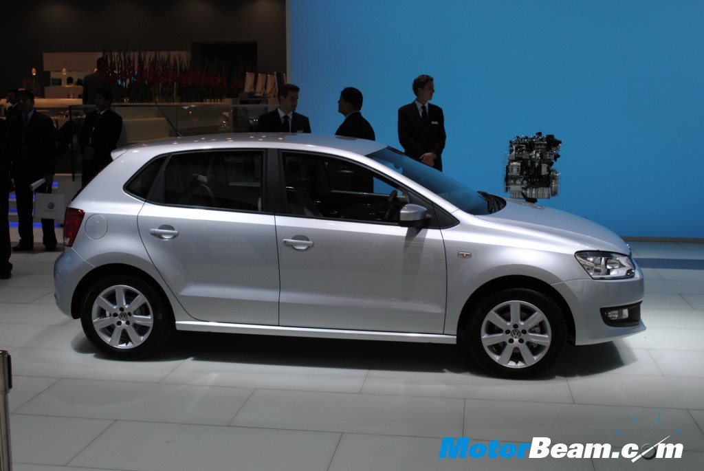 Volkswagen_Polo_Comfortline_Side