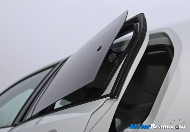 Volkswagen UP! Rear Window