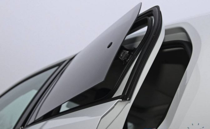 Volkswagen UP! Rear Window