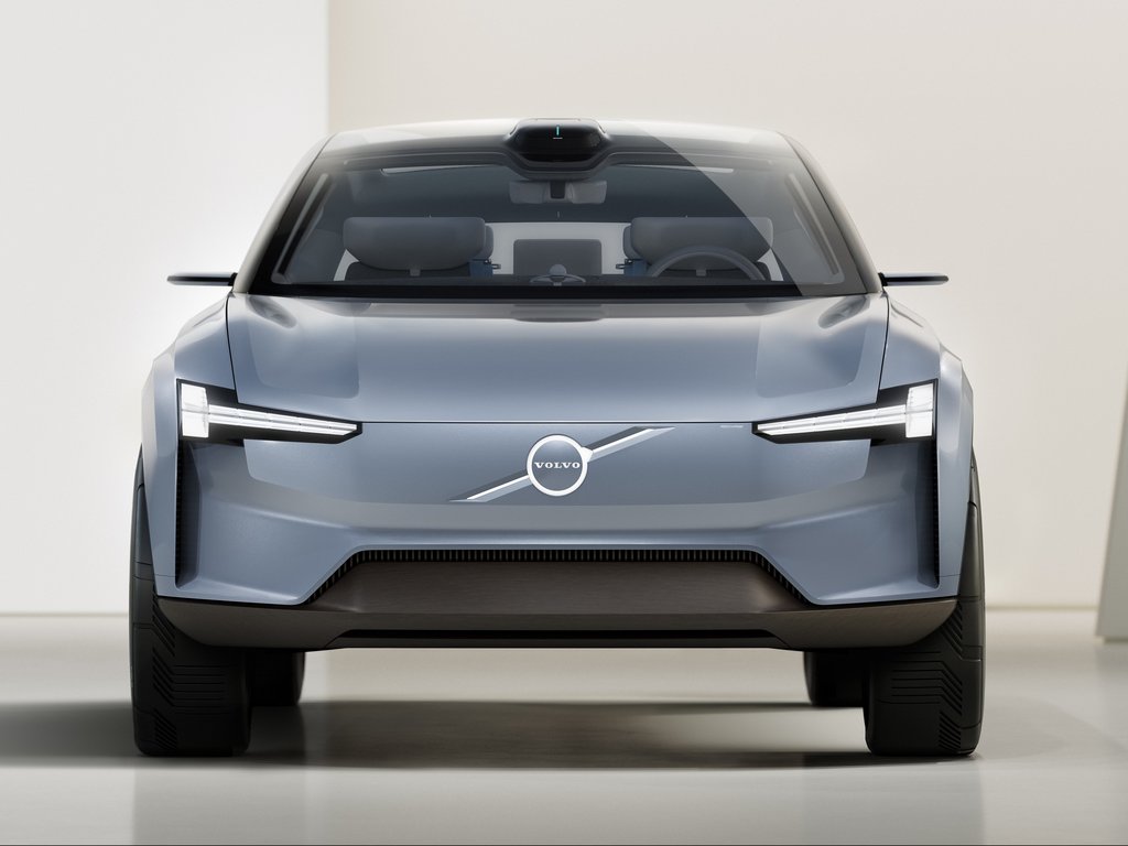 Volvo Concept Recharge Front