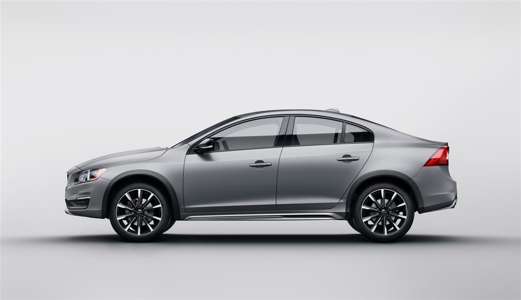 Volvo S60 Cross Country Side