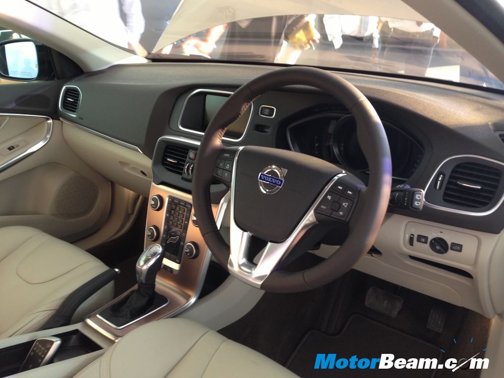 Volvo V40 Cross Country Interiors