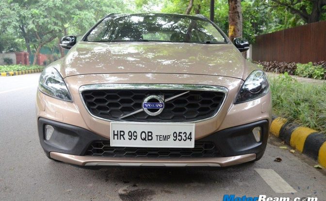 Volvo V40 Cross Country Test Drive Front