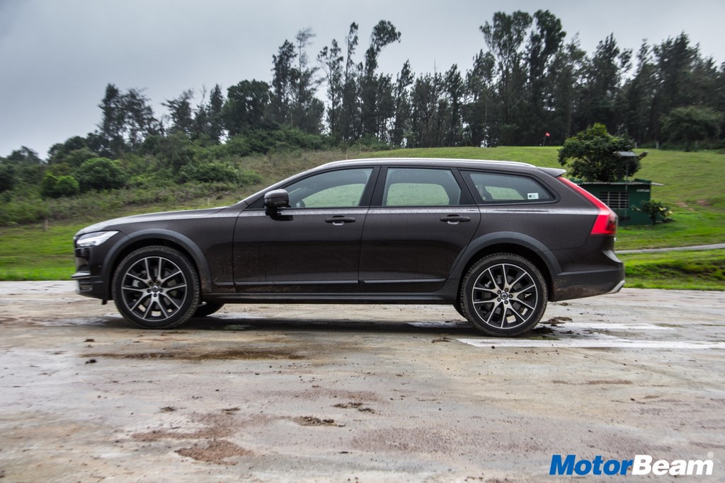 Volvo V90 Cross Country Side