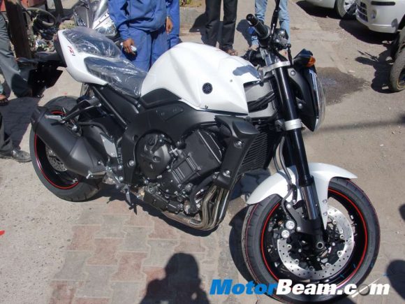 White_Yamaha_FZ1