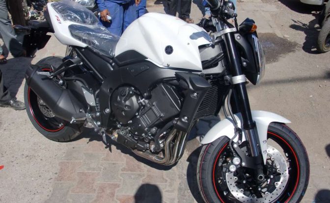 White_Yamaha_FZ1