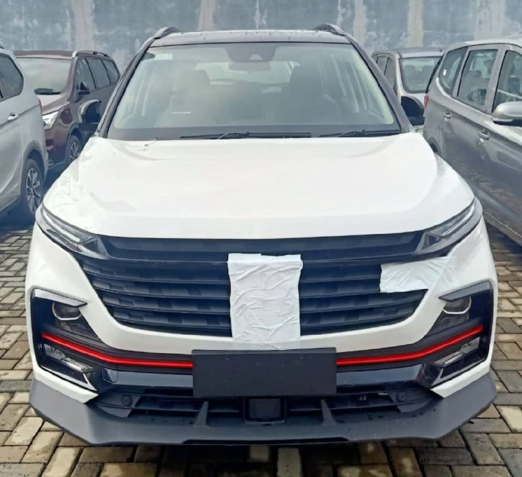 Wuling Almaz RS Front