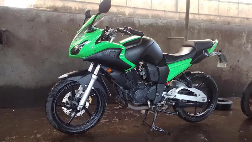 Yamaha Fazer Modified Moto Transformers