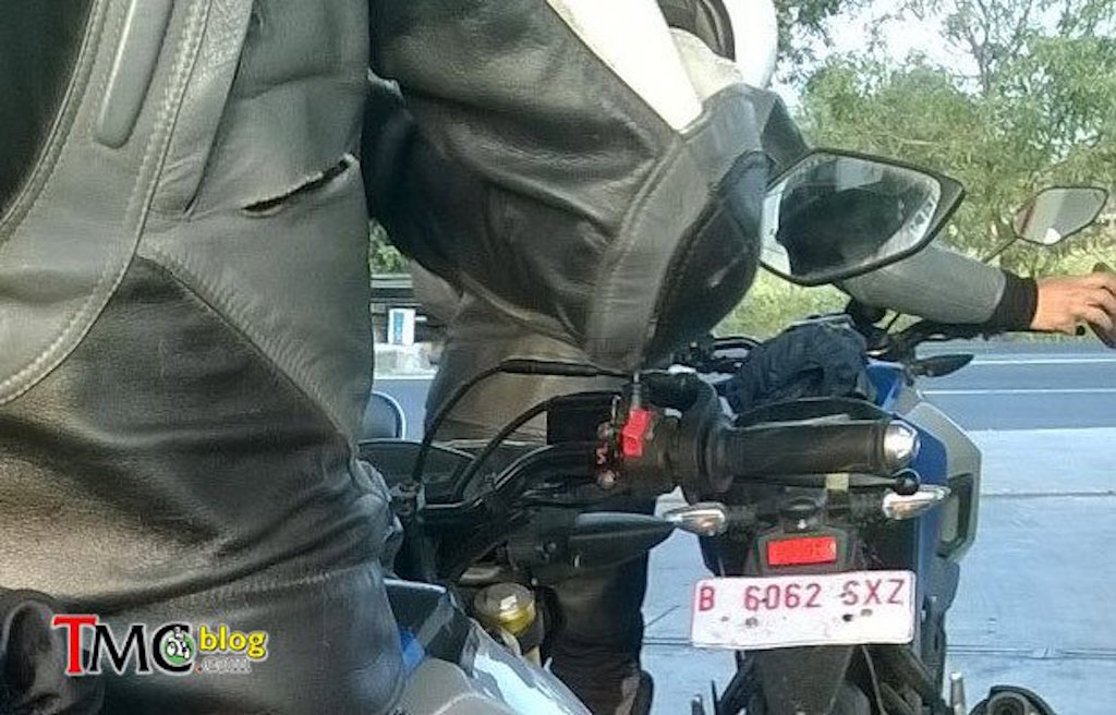 Yamaha MT-15 Switchgear Spy Shot