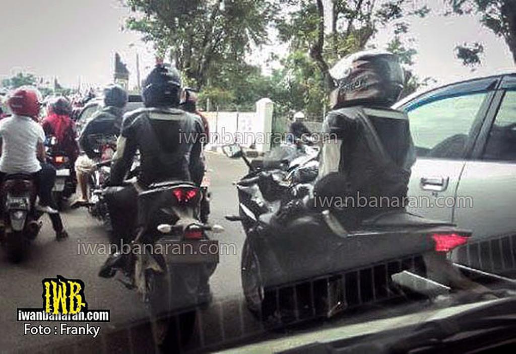 Yamaha R25 Spy Shots