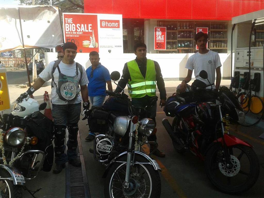 Yamaha RD350 Saddle Sore Flag Off
