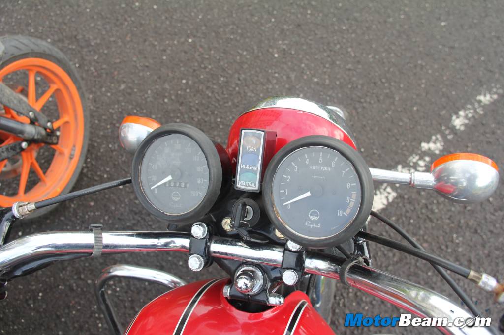 Yamaha RD350 vs KTM Duke 390