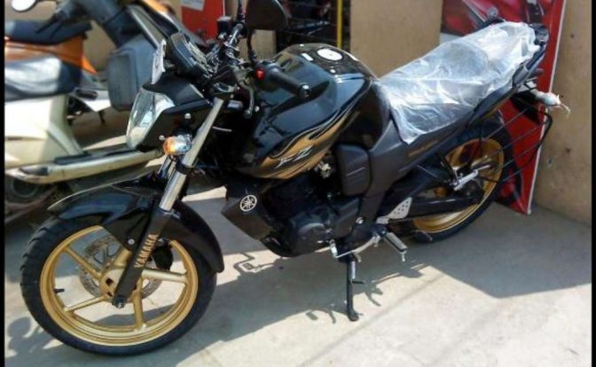 Yamaha_FZ-S_Midnight_limited_edition