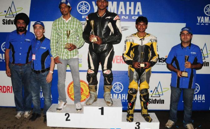 Yamaha_R15_Championship