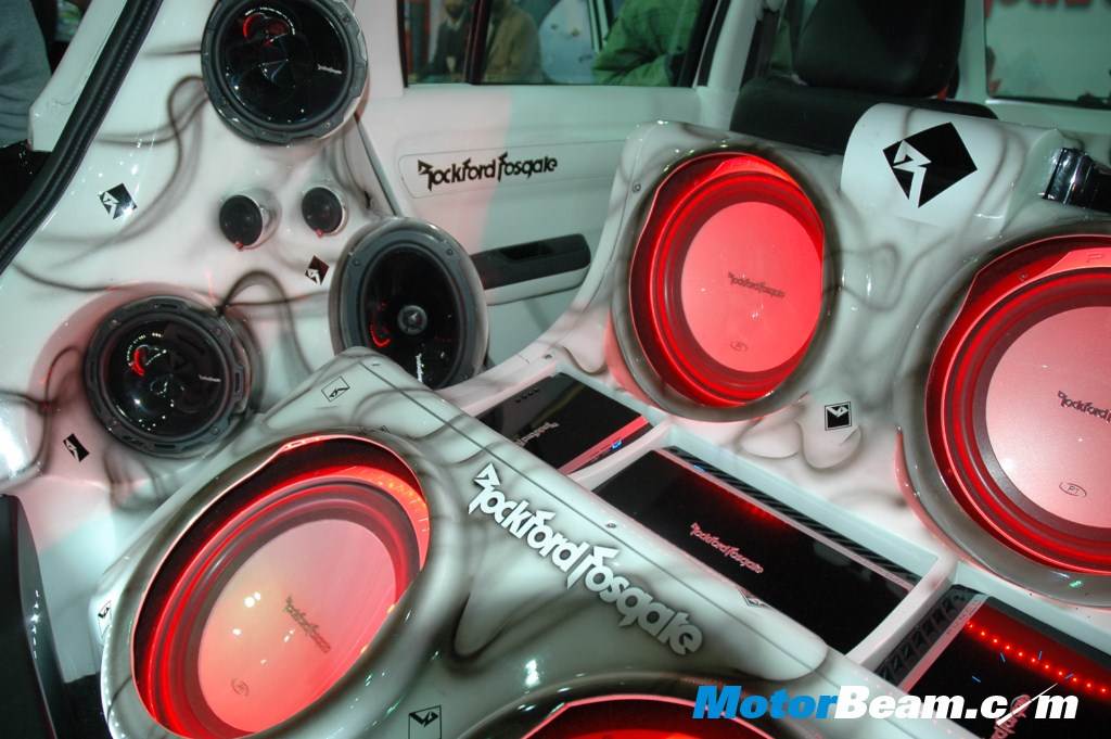 rockford_fosgate_4lakh_system