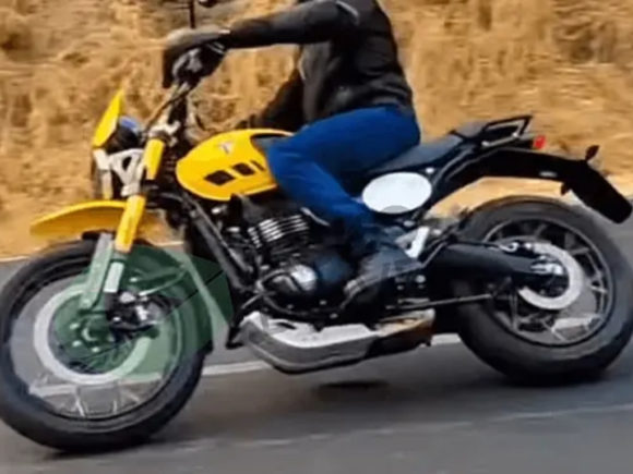 Triumph Scrambler 400 XC Side